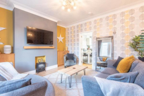 Bright, fresh, renovated 3 bedroom apartment in the heart of Montrose